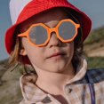 thumbnail image 2 of Gafas de sol para niños y niñas que no dañan las gafas. Protección UV, parasol y seis monturas., 2 of 7
