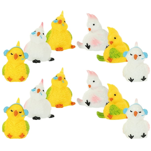 KAKOWELY 12 figuras de pájaros en miniatura, pequeños adornos de pájaros, mini pájaros de resina, decoración para micropaisajes.