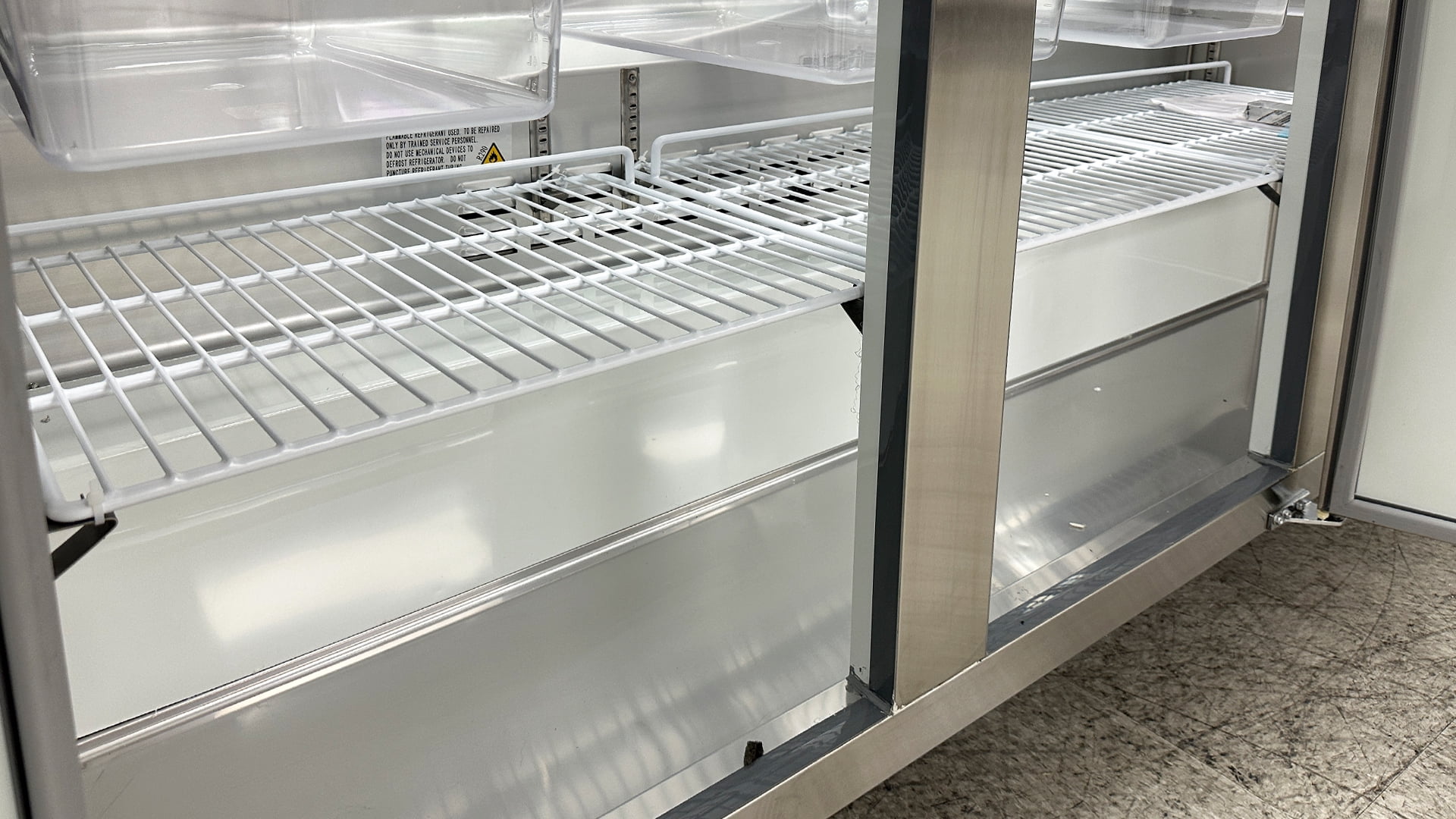 72 in. Three-Door Salad Bar Refrigerated Buffet Cold Table 20.6 Cu.Ft. Salad Prep Table