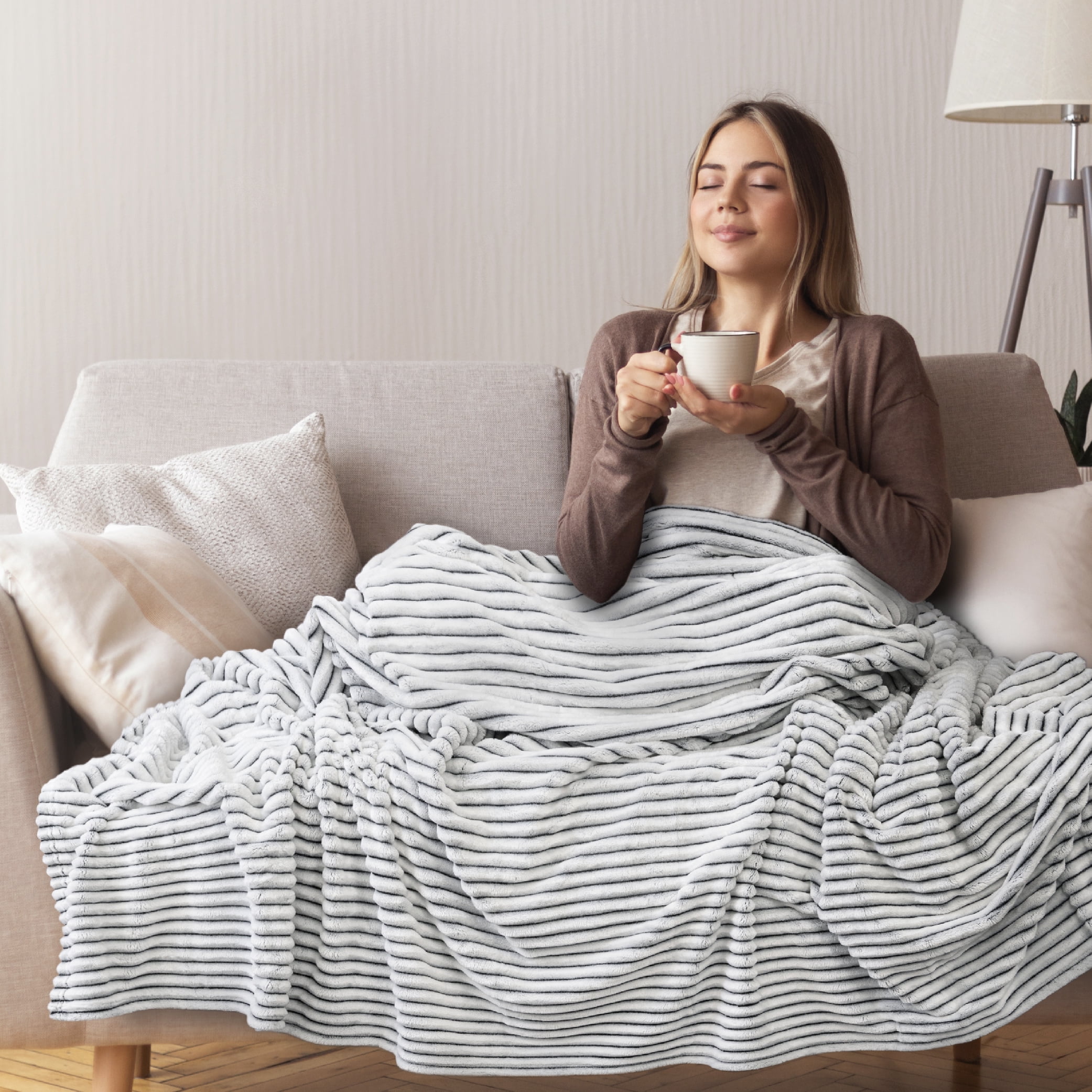 PAVILIA Soft Fleece King Bed Blanket Black and White, Large Fuzzy Plush Flannel Throw, Warm Cozy Ribbed Microfiber Blanket for Sofa Couch, Lightweight Striped Blanket, Black White, 108x90
