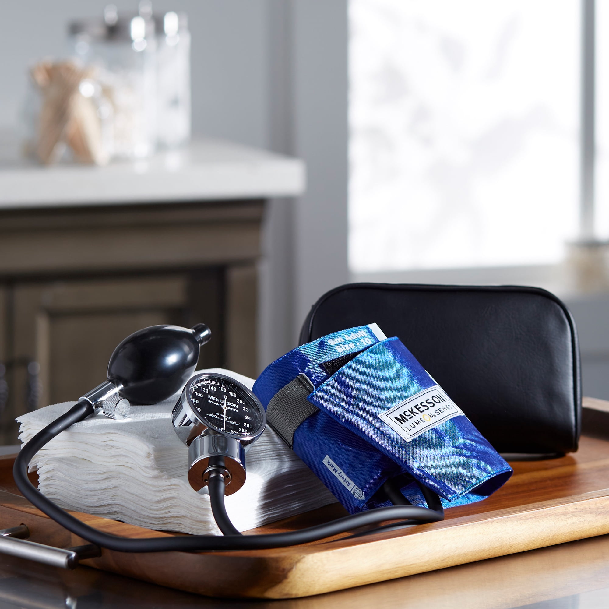 McKesson LUMEON Aneroid Sphygmomanometer, Blood Pressure with Cuff, Small, 20 Ct