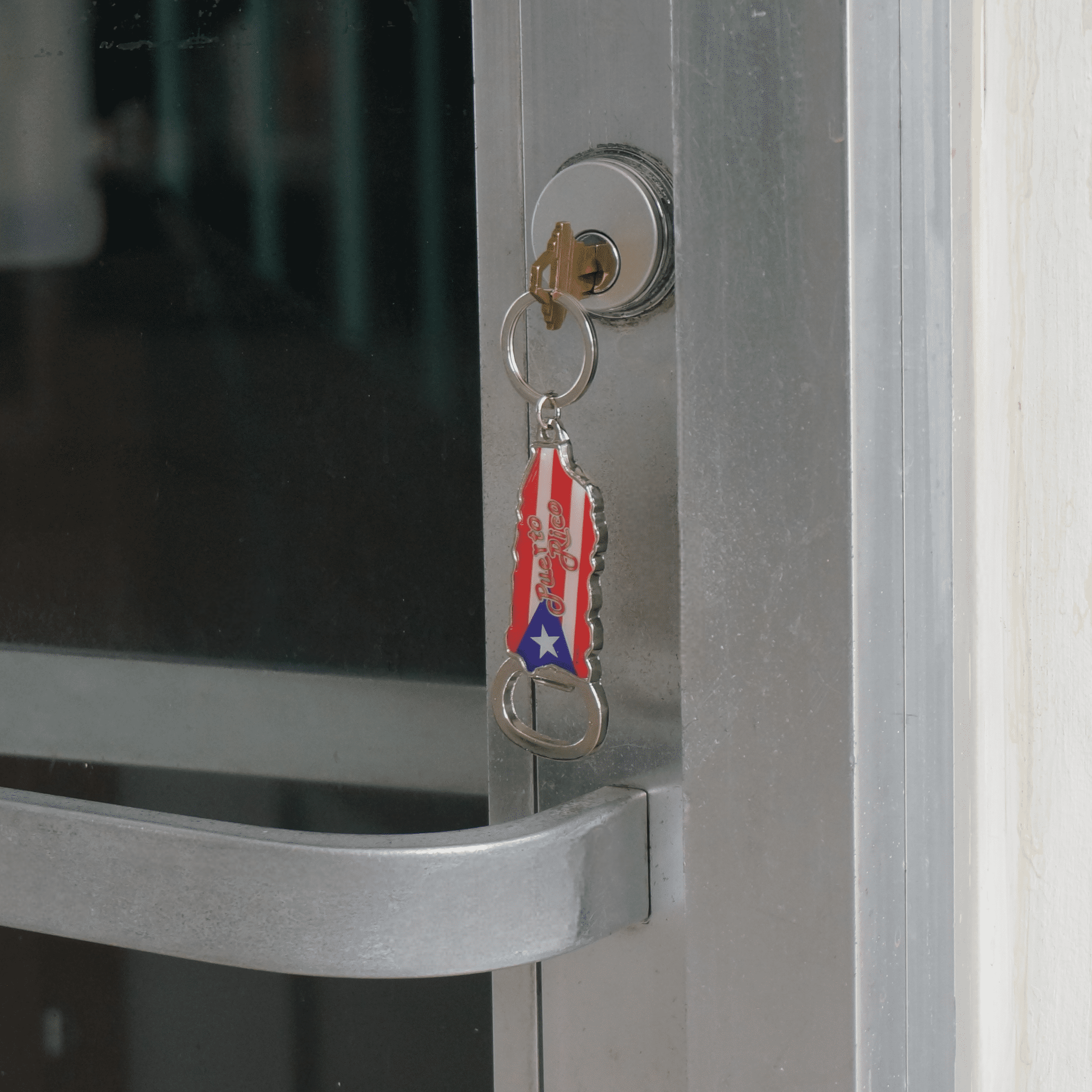 Mrj Souvenirs Llavero Destapador Bandera Forma Isla Pr