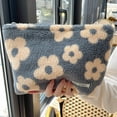 thumbnail image 3 of Bolsa cosmética de moda de felpa con cremallera, diseño floral lindo para bolso, estuche para lápices, 3 of 7