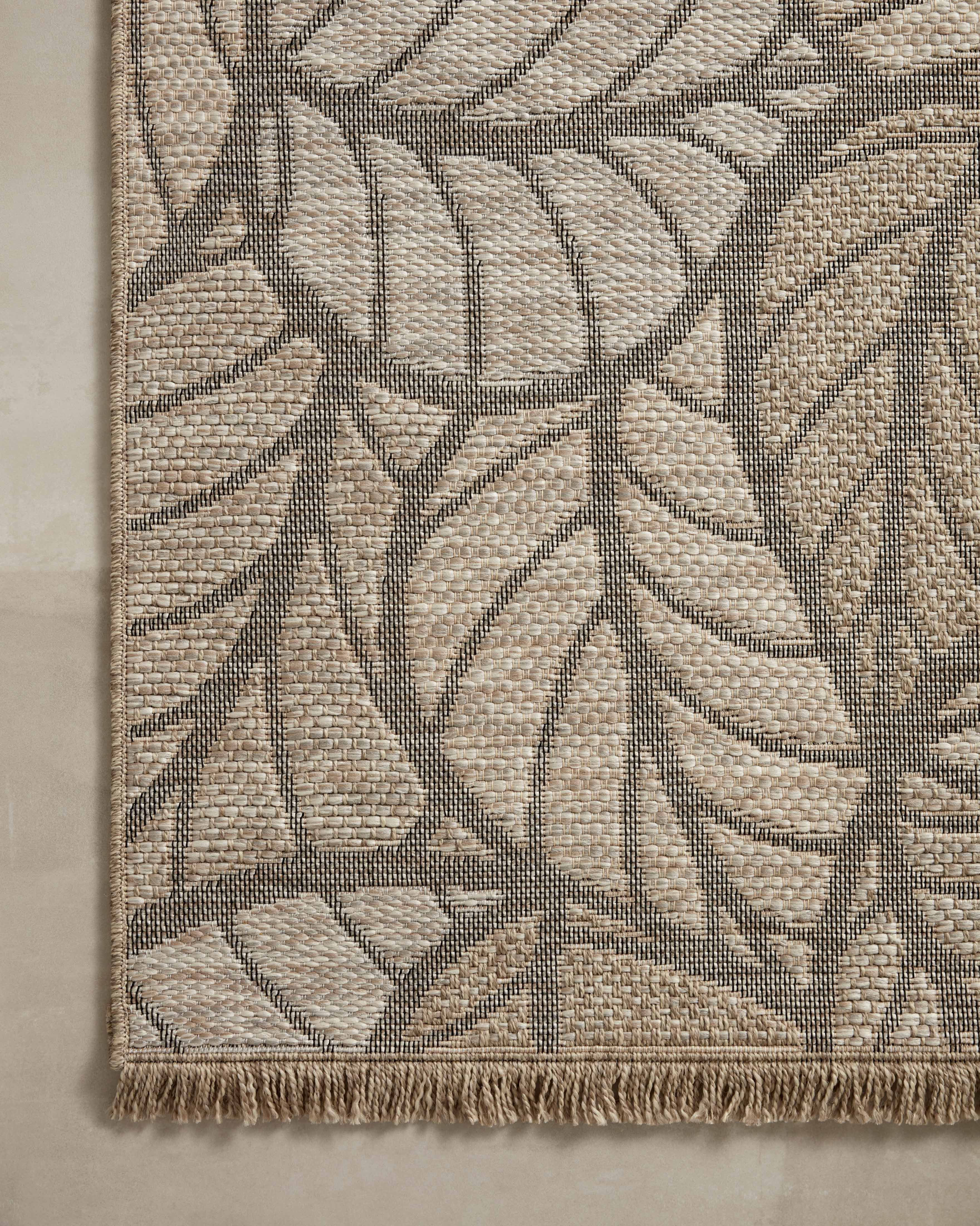 Loloi Dawn Indoor/Outdoor Water-Resistant Patio 6'-4" x 9'-2" Area Rug