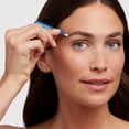 thumbnail image 2 of Pinzas Tweezerman Mini Slant Travel para cejas, color azul, 2 of 5