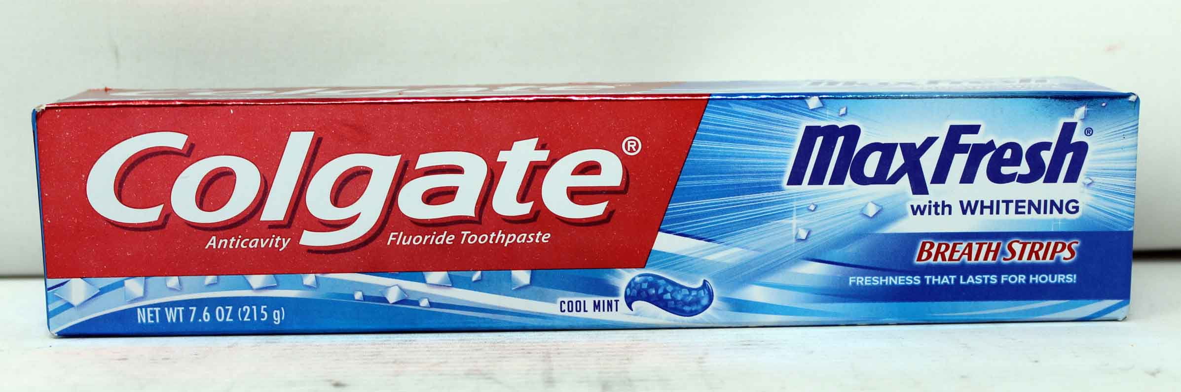 Colgate Max Fresh Toothpaste With Mini Breath Strips, Cool Mint