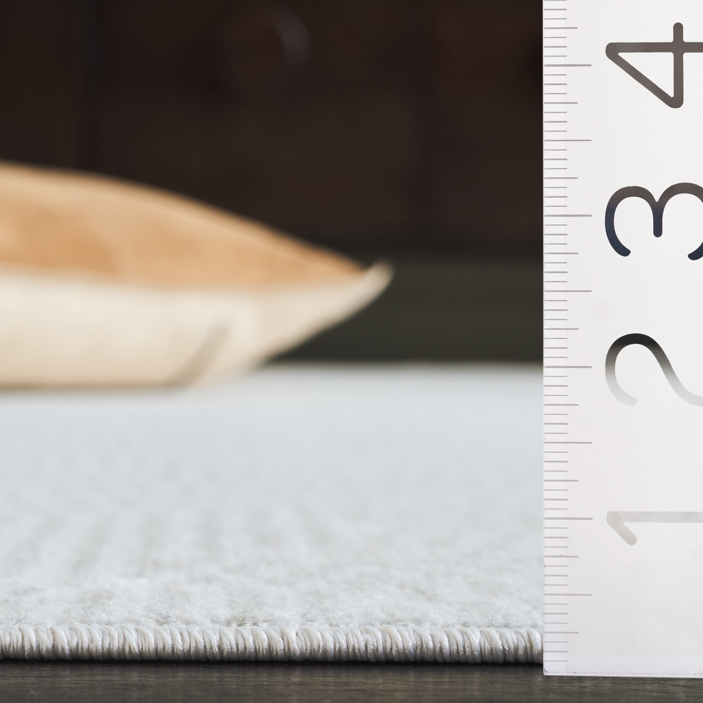 SAFAVIEH Bayside Hubert Texture Polyester Machine Washable Area Rug, Ivory/Light Gray, 4' x 6'