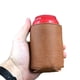 thumbnail image 5 of Cateissary Cubierta aislante para latas de cerveza, latas de refrescos y botellas de agua, hecha de cuero, cubierta de cuero para botellas de Barra de herramientas Marrón, 5 of 6