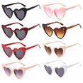 thumbnail image 4 of Lunettes de Soleil en Forme de Cœur pour Femmes Mode Lunettes de Soleil Cœur Protection UV400 Rouge, 4 of 6