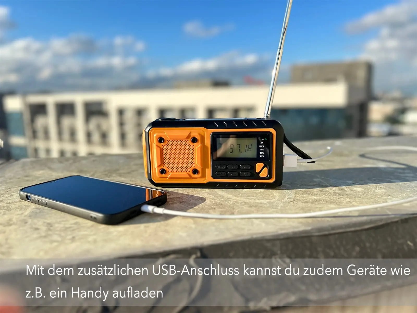 Multifunctional Hand Crank Solar USB Charging FM AM SW Radios Emergency LED Flashlight Torch 4000mAh Power For Camping ,Listen Anytime, Anywhere