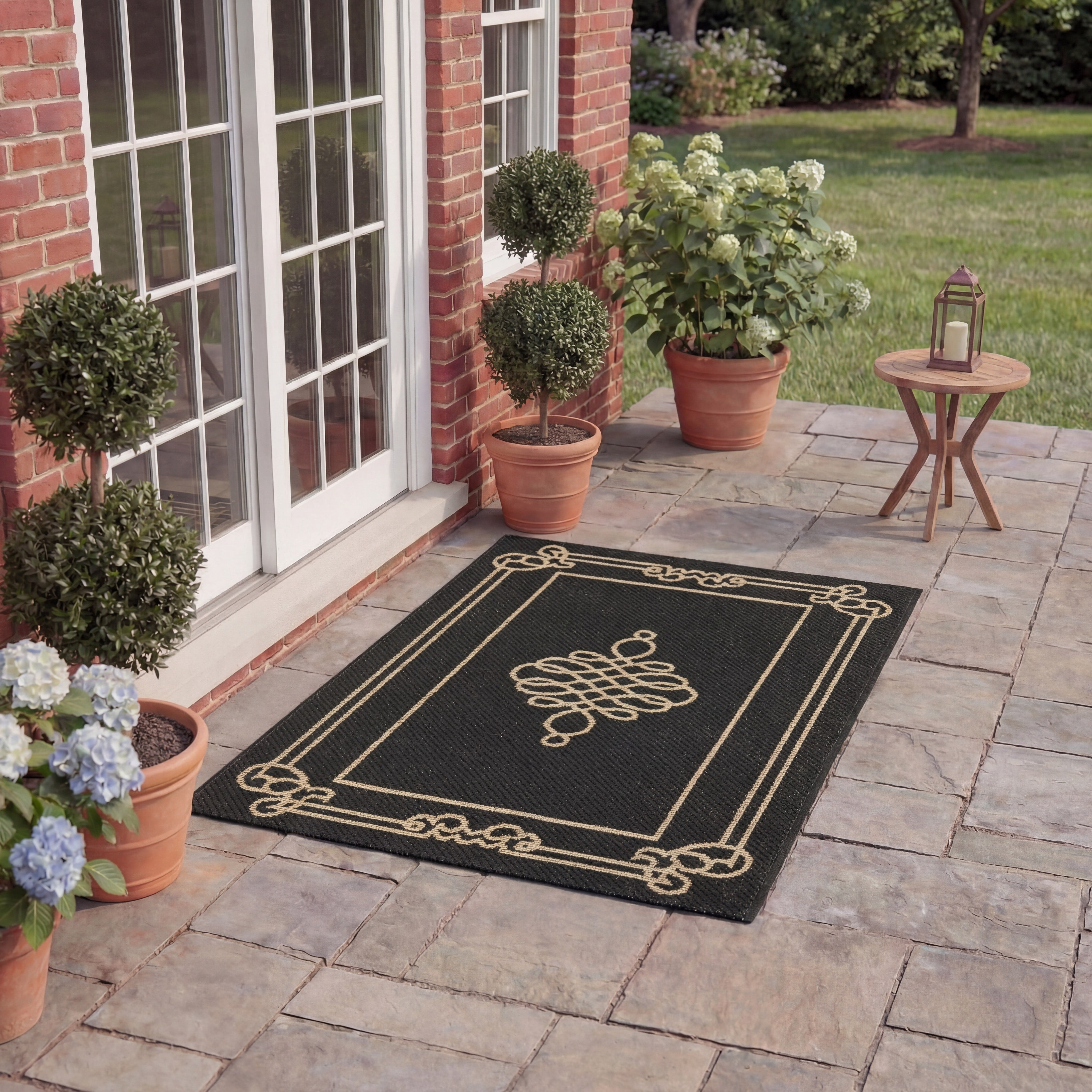 Safavieh Courtyard Andy Medallion Indoor/Outdoor Area Rug, Black/Creme, 4' x 5'7"