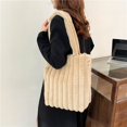 thumbnail image 4 of Bolso Hombro para Axila Mano Mujer Felpa Esponjoso Color Sólido, 4 of 5