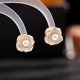thumbnail image 4 of Pendientes de flores tridimensionales ENTASSER aguja de plata camelia de nácar con circonitas, 4 of 5