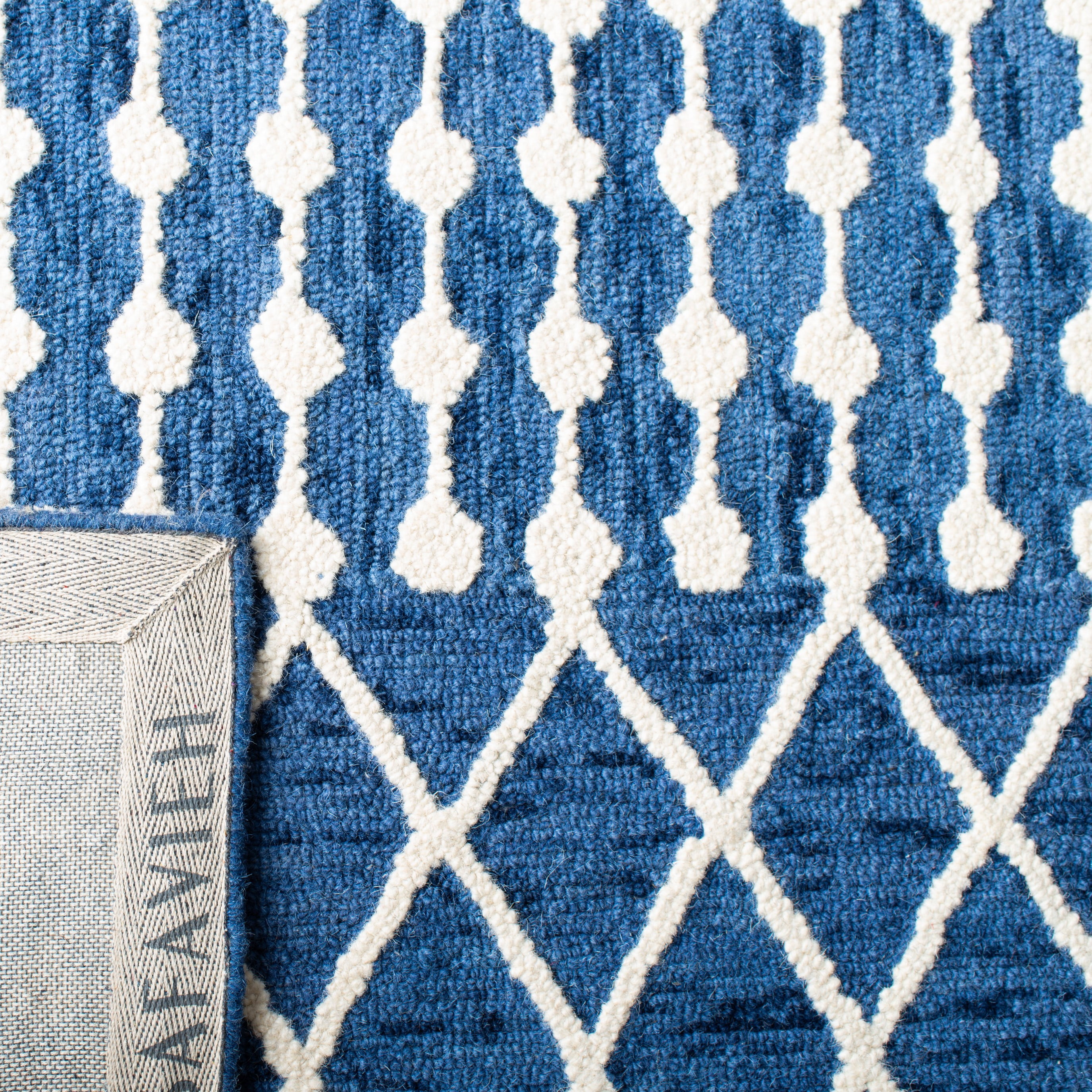 SAFAVIEH Blossom Aspen Aztec Runner Rug, Navy/Ivory, 2'3" x 8'