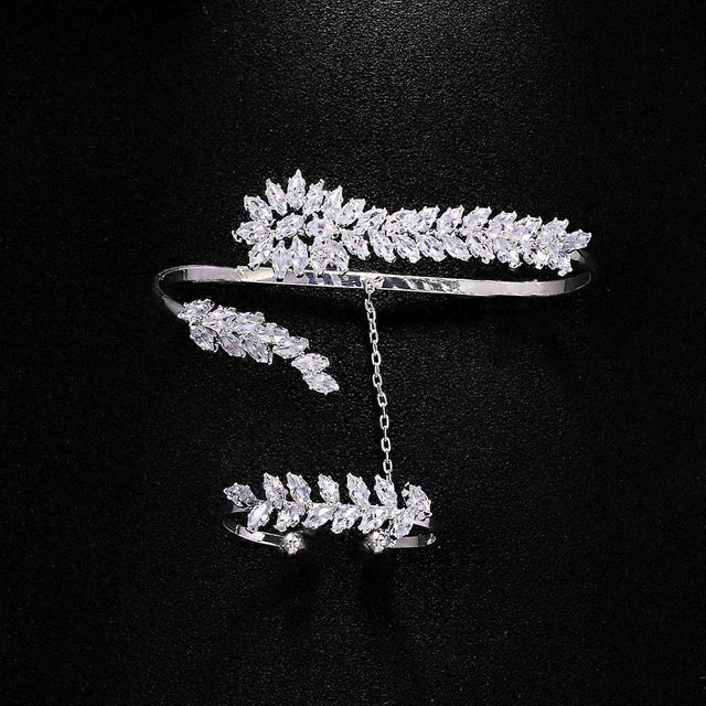 New zircon geometric bracelet zircon leaf flower trend personality heavy inlaid