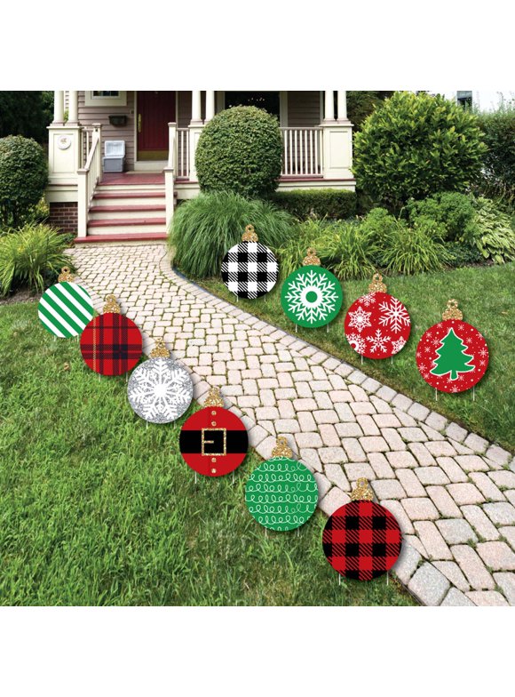 Christmas Yard Decor in Outdoor Christmas Decorations