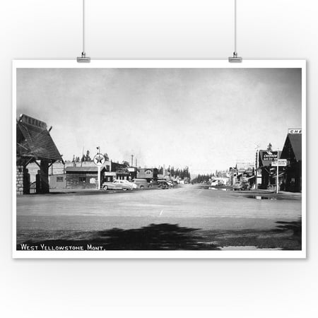 West Yellowstone, Montana - Street Scene with Texaco Station Photograph (9x12 Art Print, Wall Decor Travel