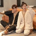 thumbnail image 1 of Pijamas de pareja Otoño e Invierno Ropa de hogar de franela cálida con forro polar grueso para hombres y mujeres de dos piezas, 1 of 6