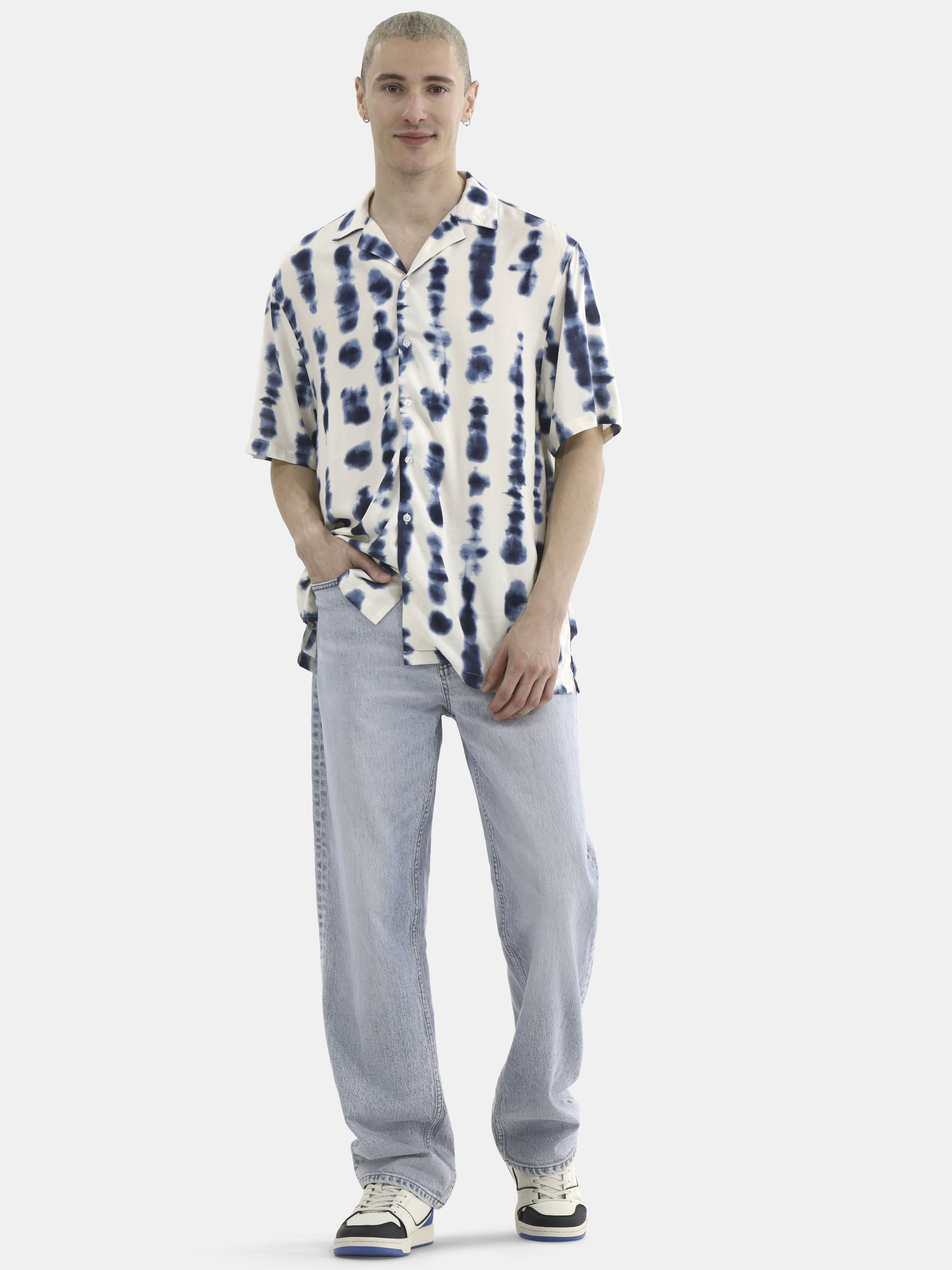 No Boundaries Men's & Big Men's Rayon Printed Button Up Short Sleeve Resort Shirt , Sizes XS-5XL