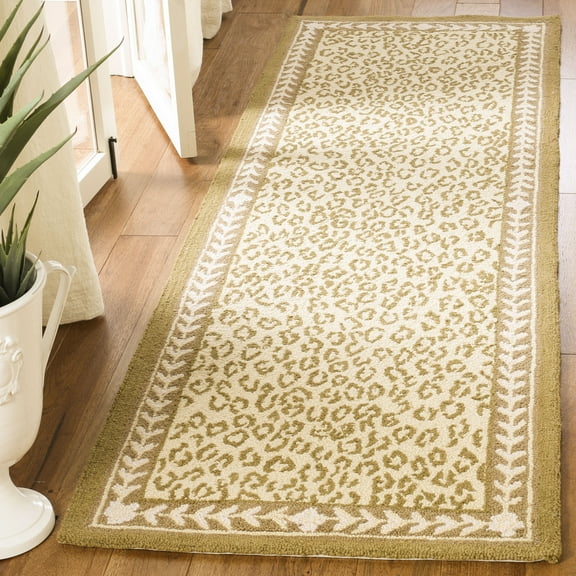 SAFAVIEH Chelsea Doriane Geometric Borders Wool Runner Rug, Ivory, 2'6" x 8'