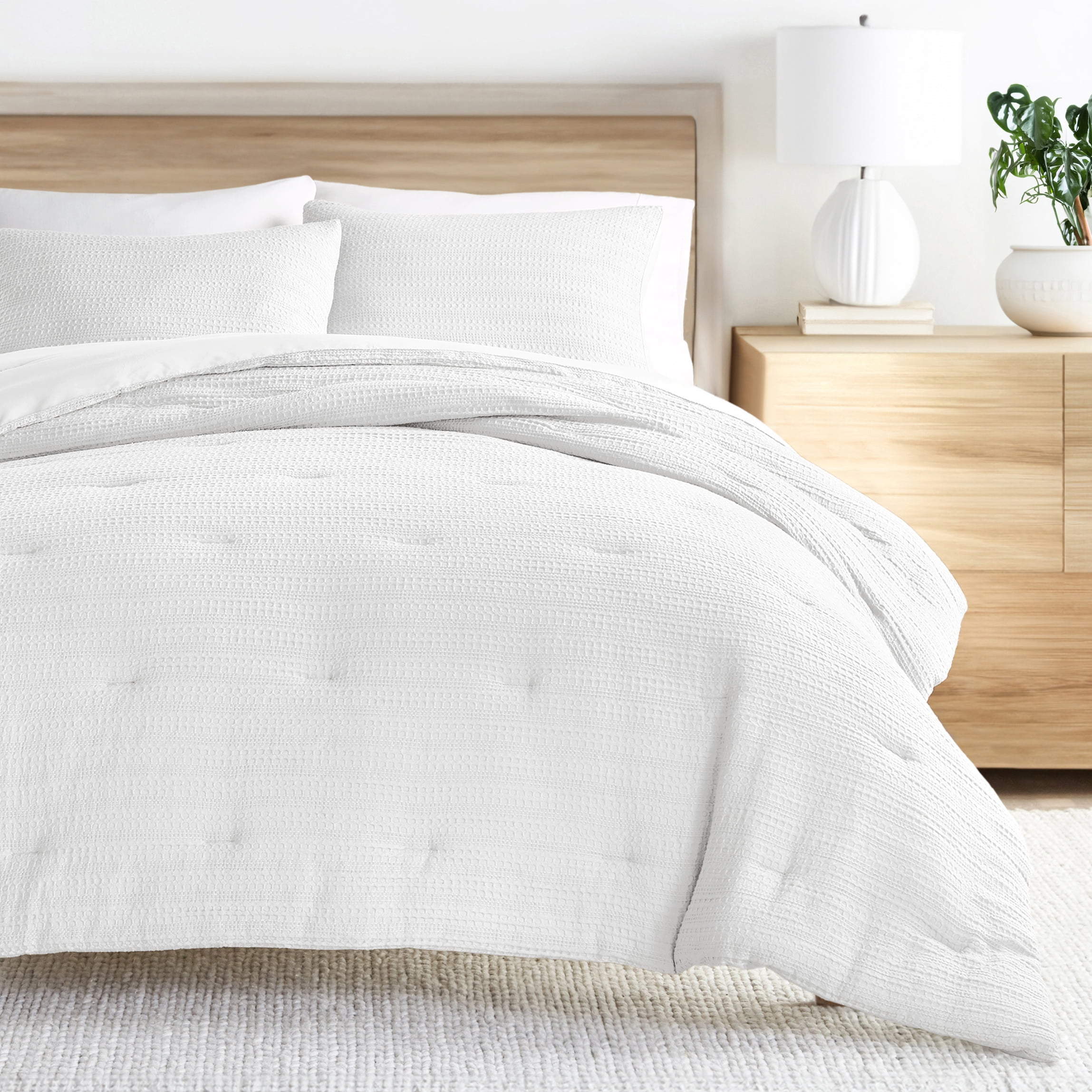 Noble Linens 3 Piece White Waffle Textured All Season Down-Alternative Comforter Set, King/Cal King