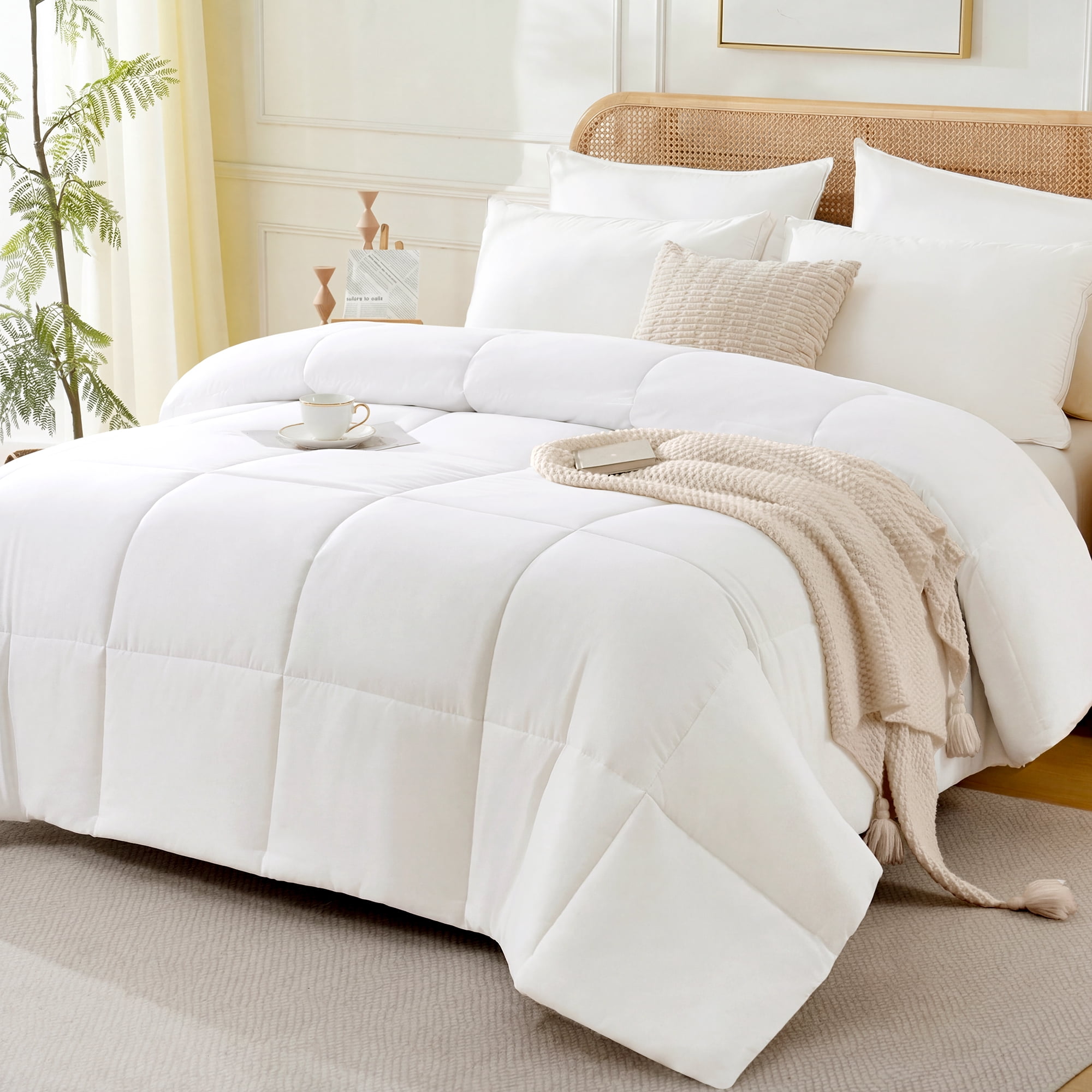YEPCLUB Comforters Oversized King size, Duvet Insert, All Season Duvet, White Down Alternative Hotel Comforter, Lightweight Quilt with Corner Tabs, Machine Washable (White, 116x98 Inches)