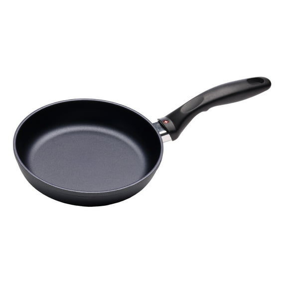 Swiss Diamond 8" (20cm) Nonstick Induction Fry Pan | HD Classic