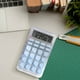 thumbnail image 4 of Calculadoras básicas estándar de oficina y papelería Mini calculadora digital de escritorio con pantalla LCD de 8 dígitos - Calculadora de bolsillo para el hogar, la escuela y los niños Una calculador, 4 of 8