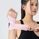thumbnail image 1 of Muñequera deportiva para tenis y gimnasio | Soporte transpirable ajustable con correas reforzadas | Protección de muñeca para hombre y mujer, 1 of 6