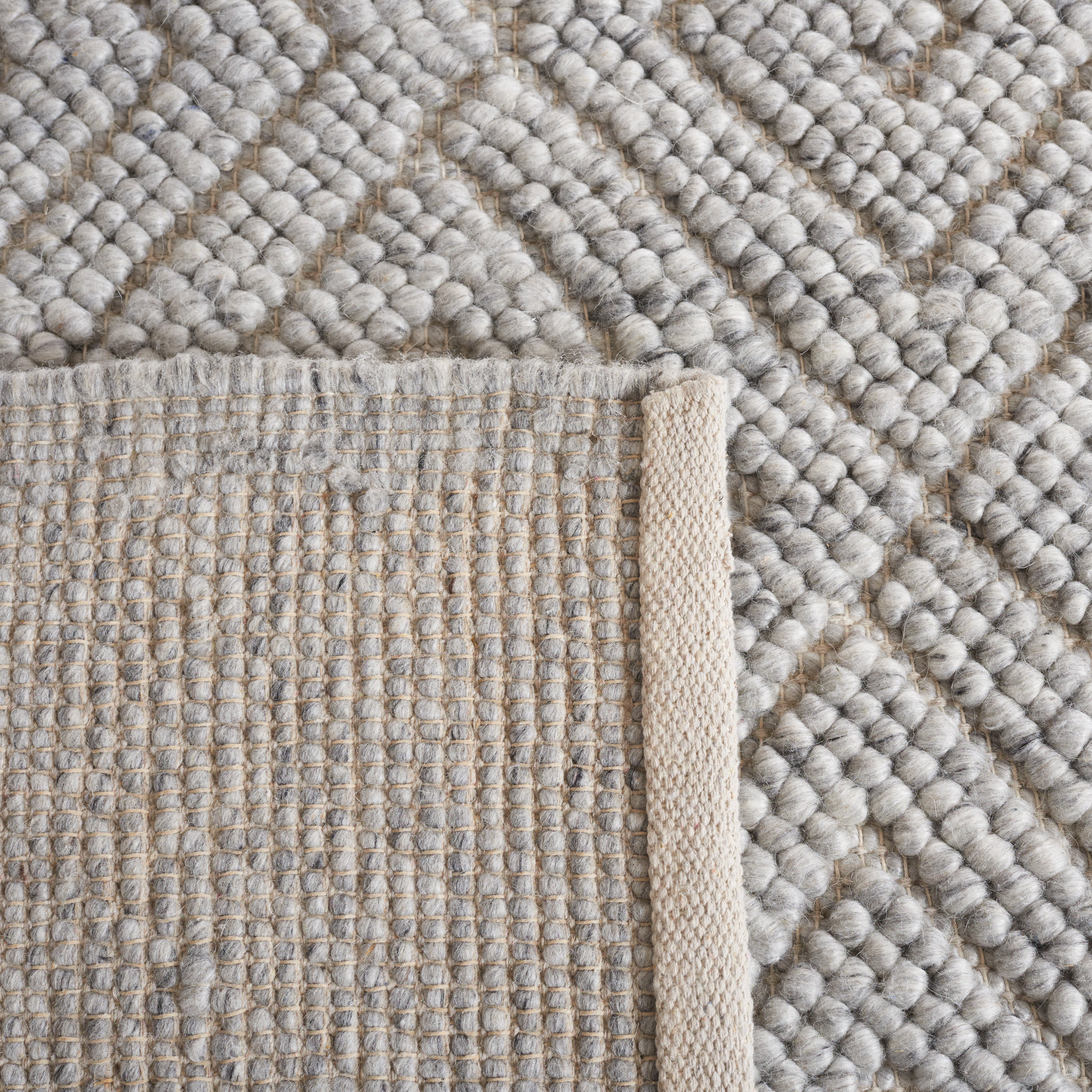 SAFAVIEH Natura Mitchell Diamond Area Rug, Grey, 4' x 6'
