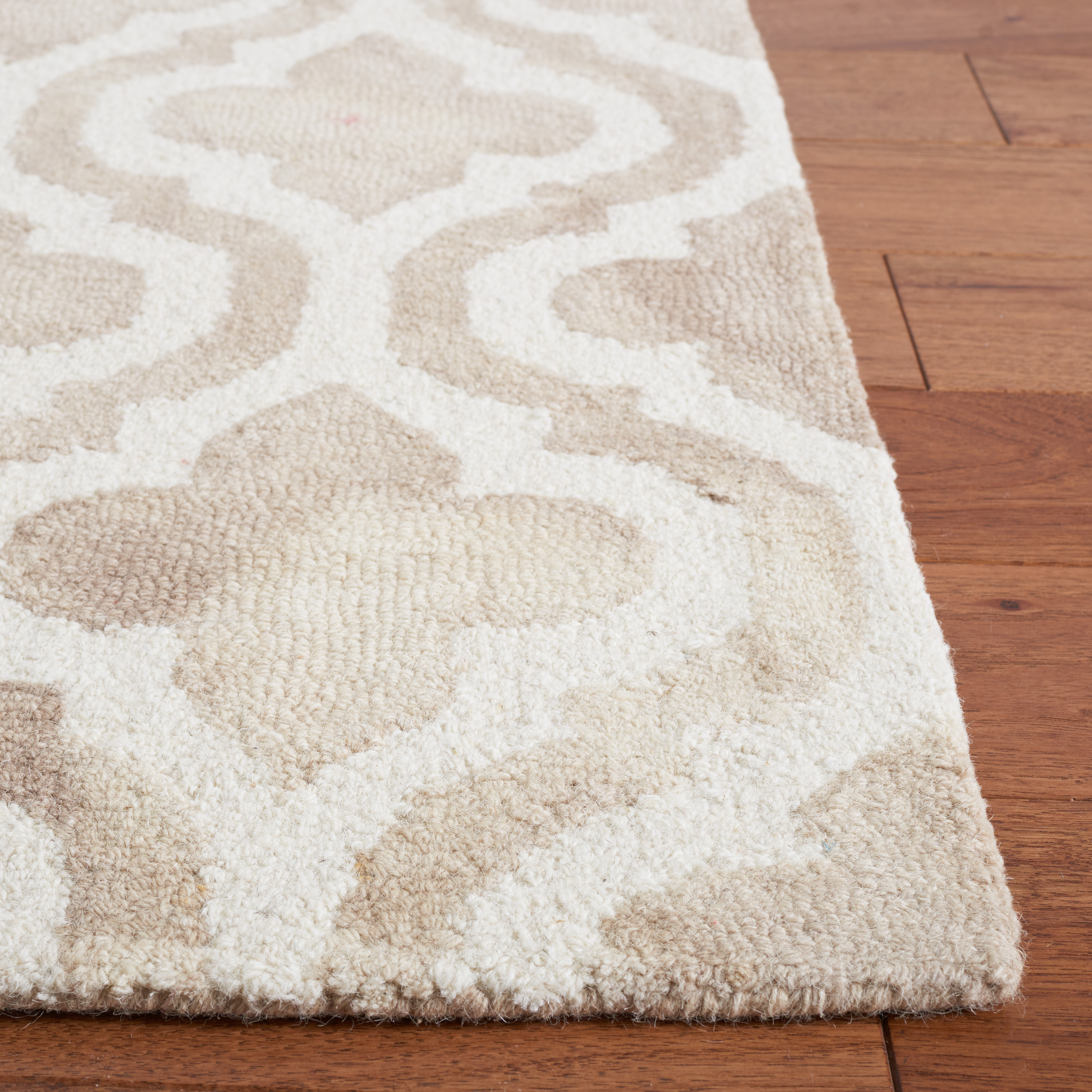 Safavieh Dip Dye Jolyon Geometric Wool Area Rug, Beige/Ivory, 6' x 9'