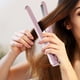 thumbnail image 2 of Mini rizador y plancha 2 en 1, tecnología cerámica, calentamiento rápido en 10 segundos, alimentación USB, portátil para todo tipo de cabello, ideal para viajes, salón de belleza en casa, 2 of 5