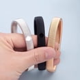 thumbnail image 5 of La Manche Élastique Se Resserre et les Chemises Chemise Sont Raccourcies et le Bracelet à Pince Est Fixé., 5 of 5