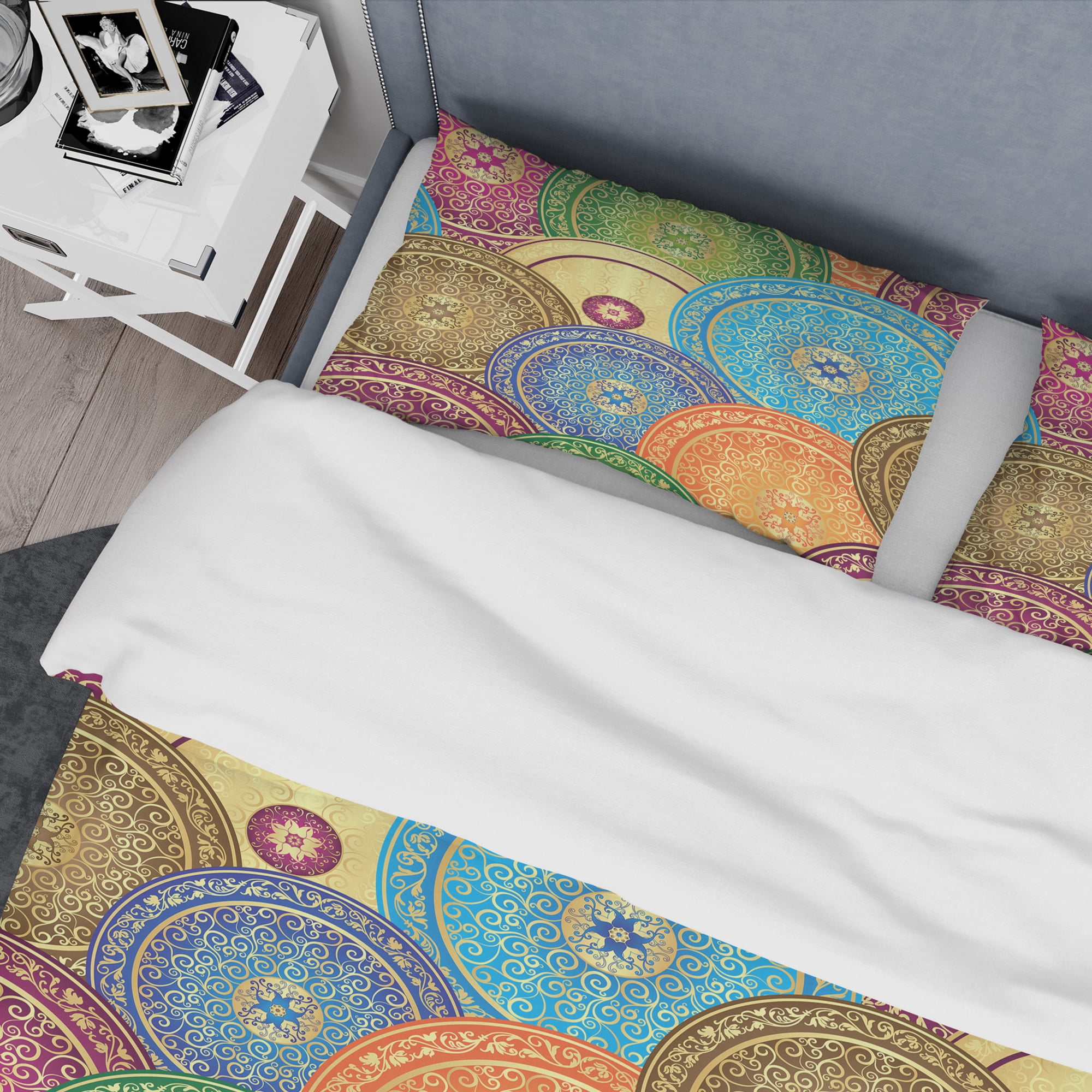 Designart 'Circular Retro Design IV' Mid-Century Modern Duvet Cover Set