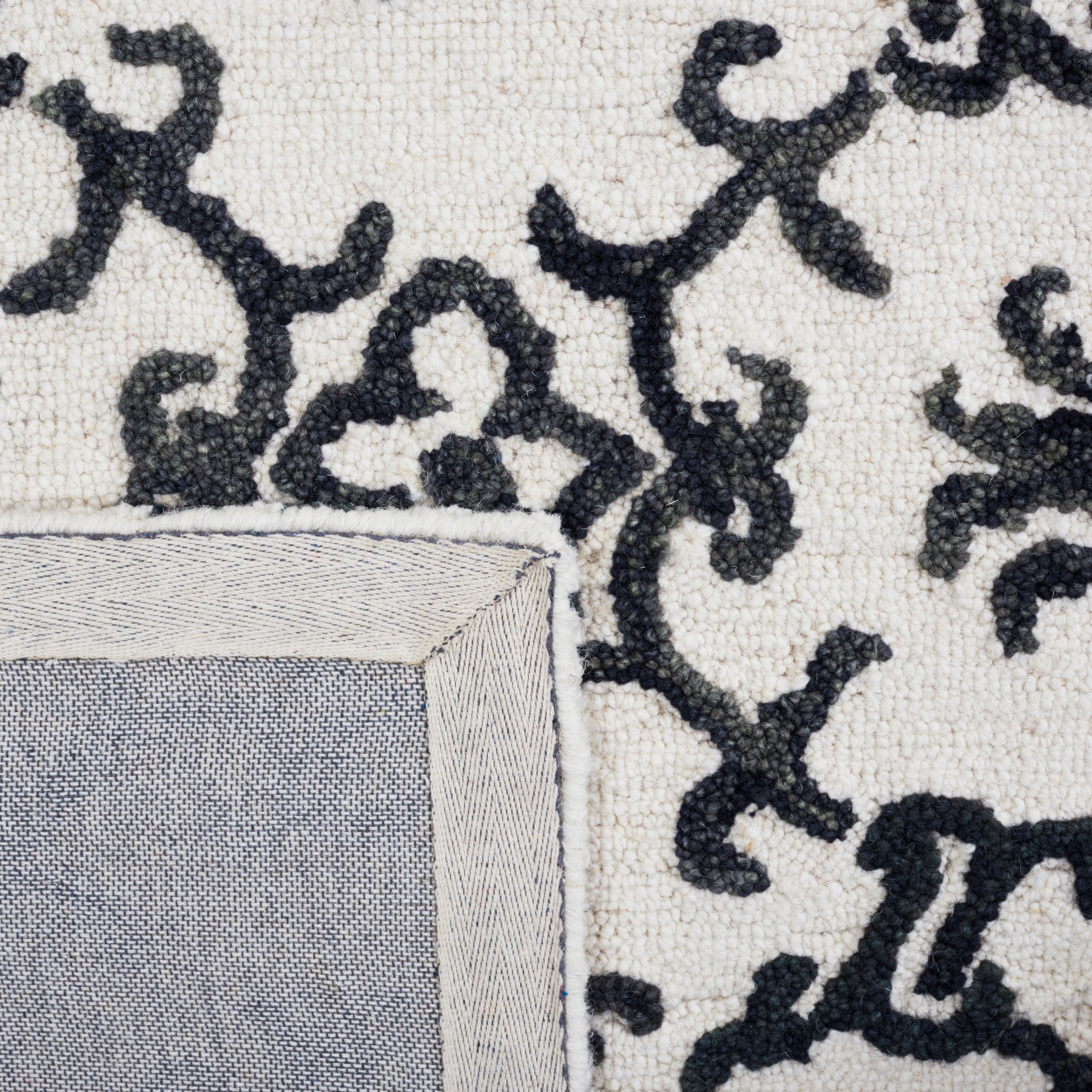 SAFAVIEH Blossom Cletus Geometric Wool Area Rug, Ivory/Black, 6' x 9'