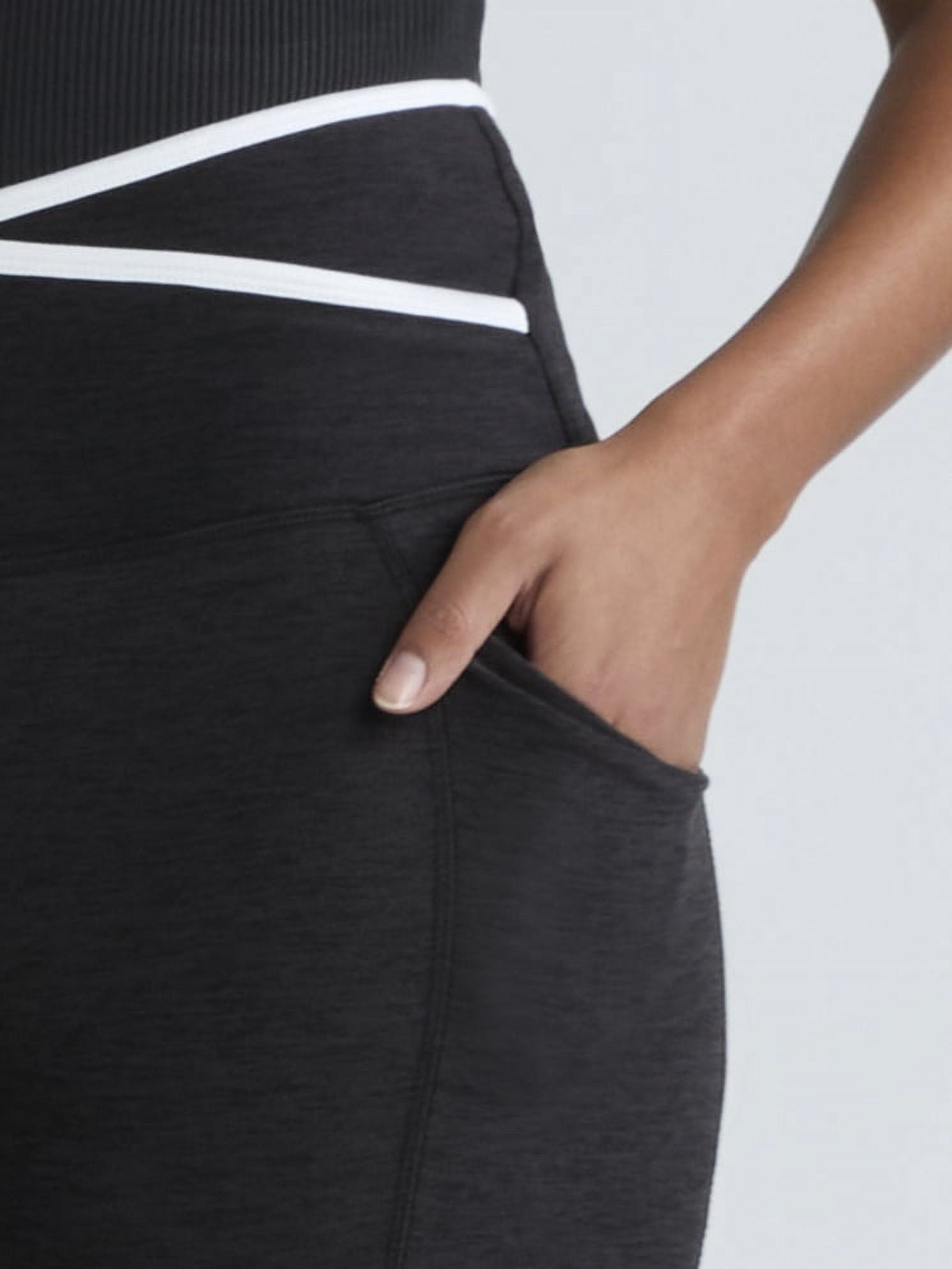 Athletic Works Women's and Women's Plus ButterCore Tipped Bike Shorts, Sizes XS-4X
