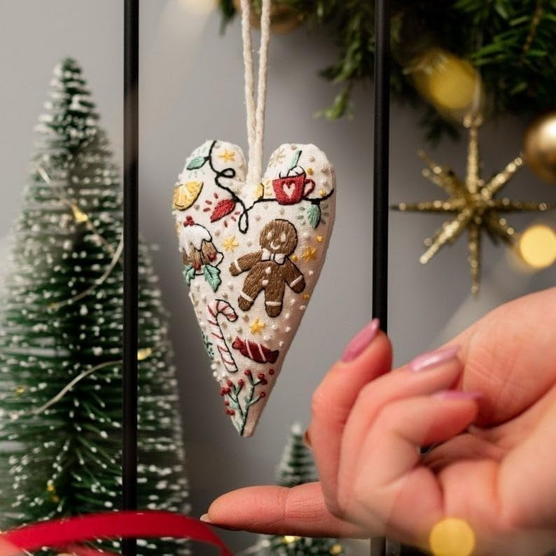 HIELLFQ 8Pcs Embroidery Christmas Ornament Kits DIY Heart Shaped Hand Embroidered Christmas Embroidery Kit Ornament Holiday DIY Cross Stitch Tree Ornament Craft Kit with Needles(Finished)