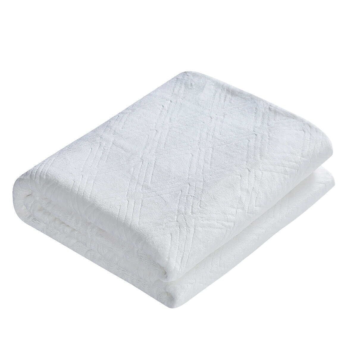 Luxury linens monte and jardin blanket store