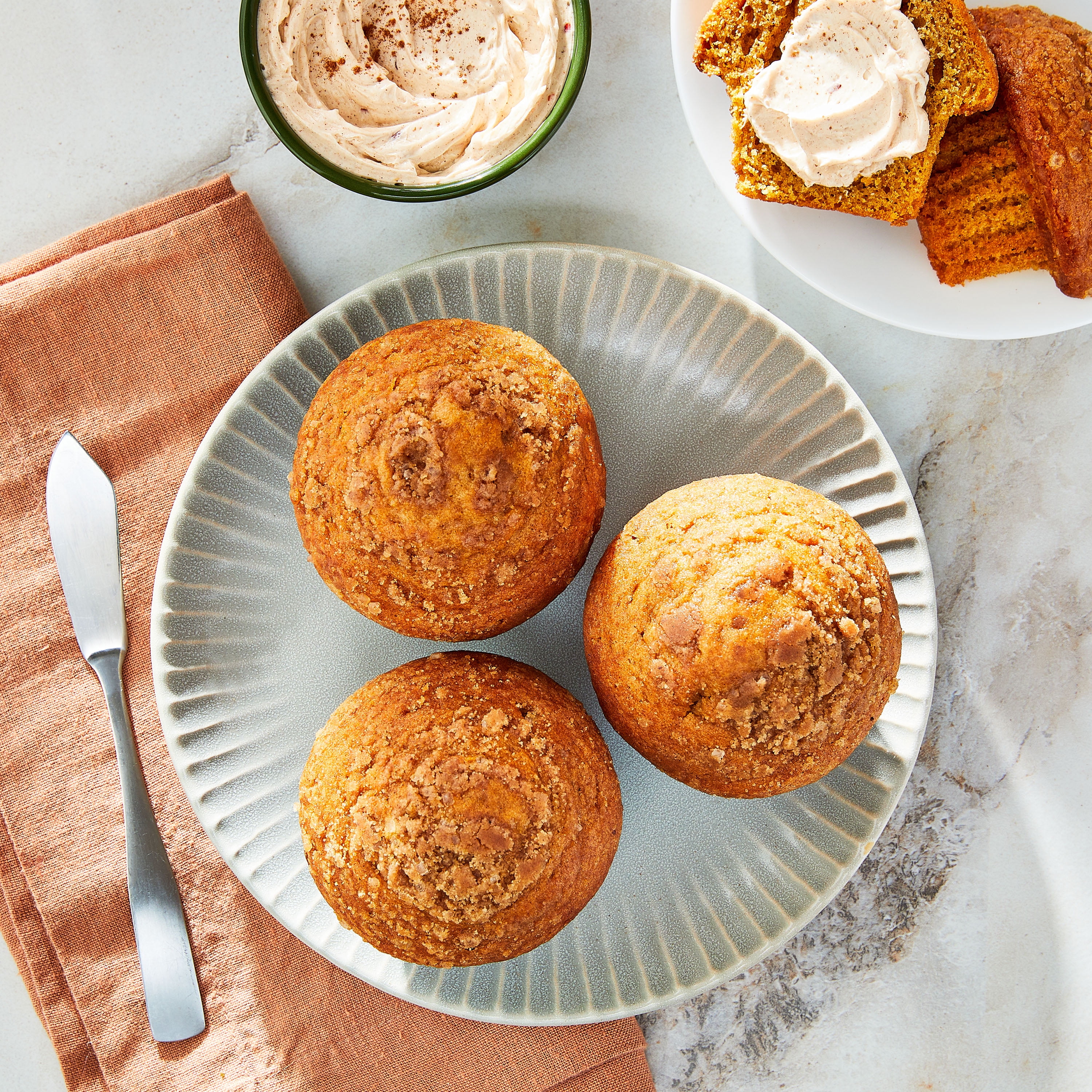 Marketside Moist Pumpkin Spice Streusel Muffins, 14 oz Tub, 4 Count