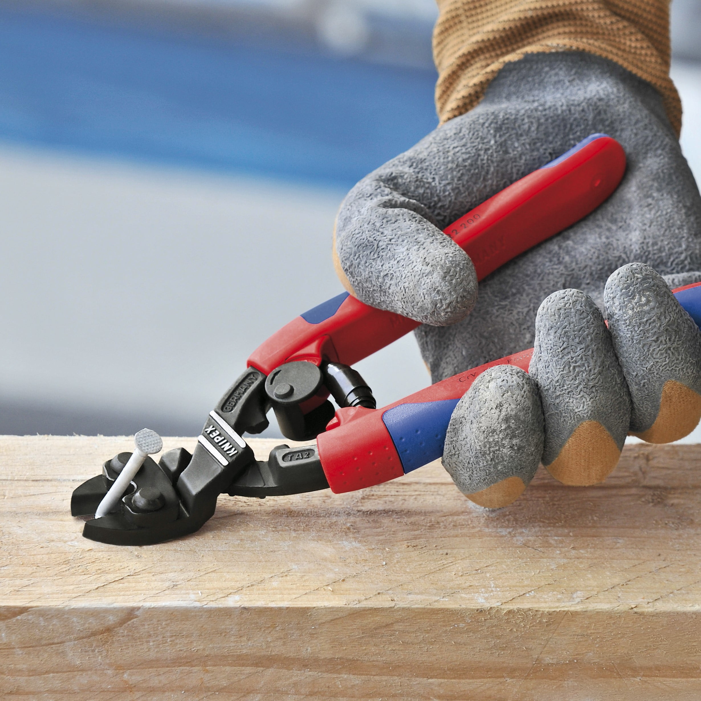 KNIPEX Tools 71 22 200 CoBolt High Leverage Angled Bevel Cut Compact Bolt Cutters with Spring, Comfort Grip