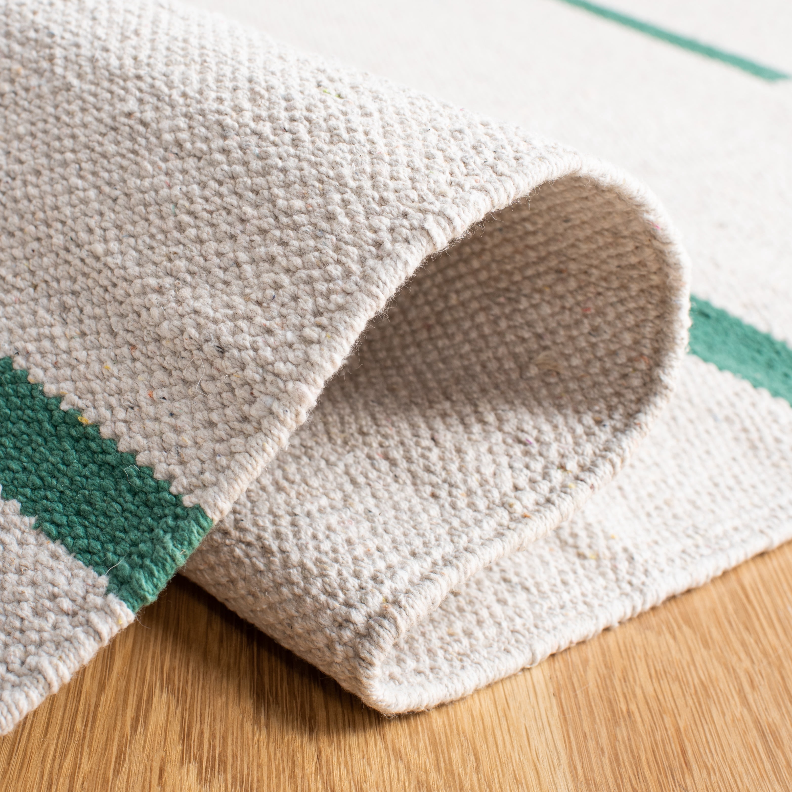 SAFAVIEH Montauk Oswald Geometric Striped Cotton Area Rug, Ivory/Dark Green, 6' x 6' Round