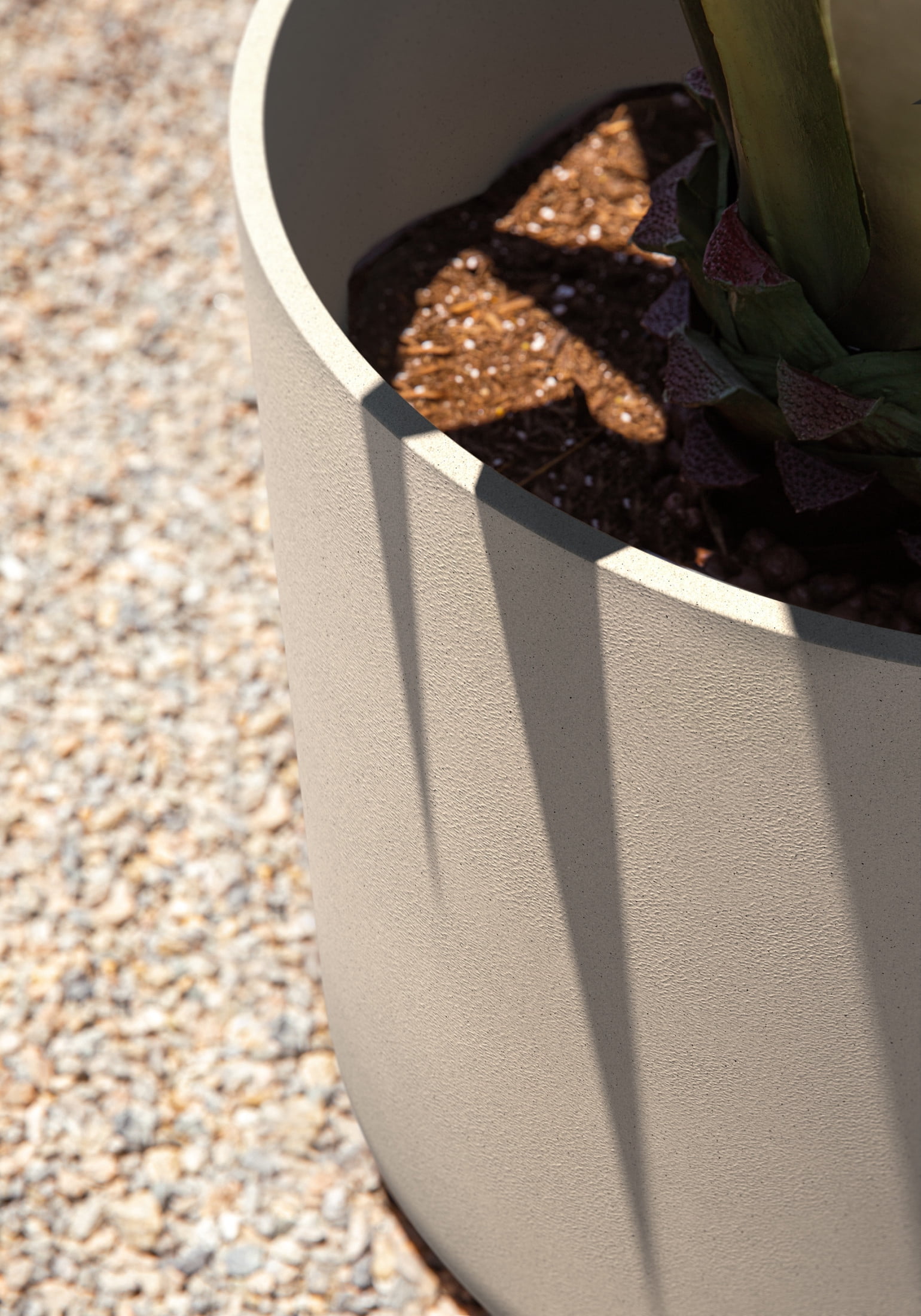 Veradek Mason Series Kona 20" Plastic-Stone Planter - Sand