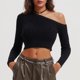 thumbnail image 1 of Suéter de cuello redondo para mujer, jersey informal de invierno con hombros descubiertos, suéter de punto de color liso, estilo corto, blusa de manga larga de lana trenzada para mujer, 1 of 7