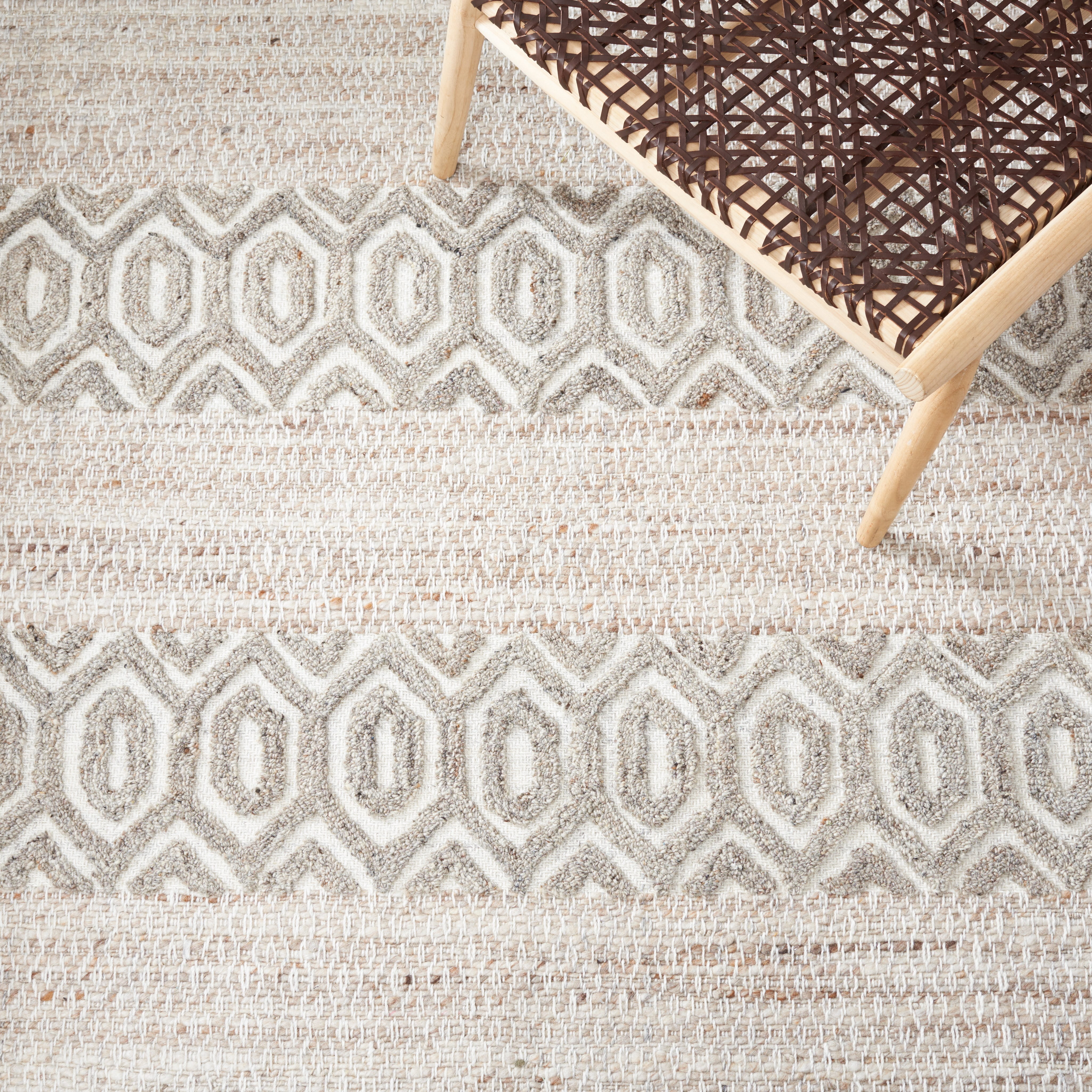 SAFAVIEH Natura Ernesto Geometric Area Rug, Beige/Ivory, 6' x 6' Square