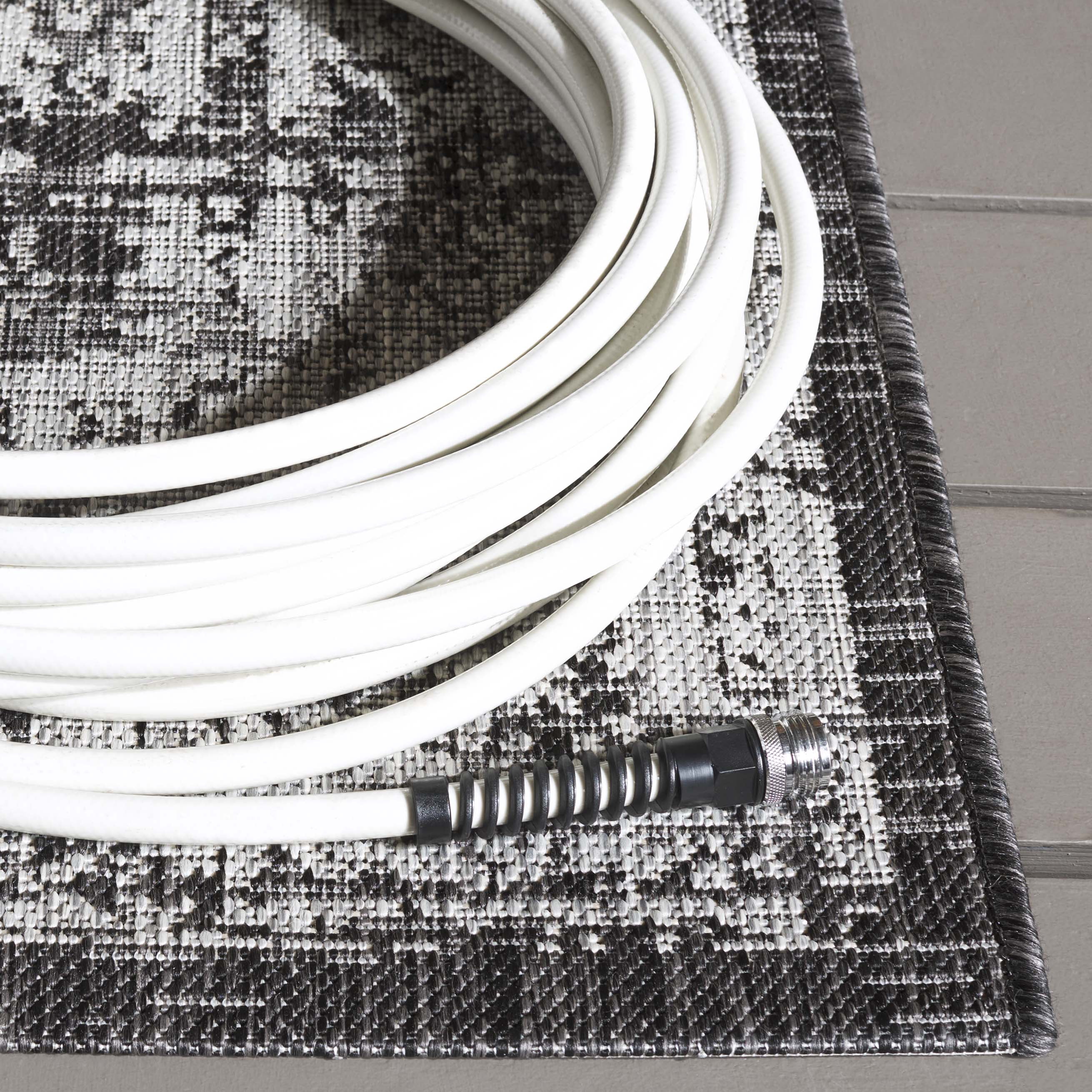 Safavieh Courtyard Rupert Medallion Indoor/Outdoor Area Rug, Gray/Black, 6'7" x 9'6"