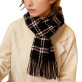 thumbnail image 2 of Bufanda cálida para mujer, tipo chal grande, ideal para el invierno. Bufanda gruesa de punto, con estampado de cuadros negros y rojos. Manta cálida para el cuello con flecos, suave y ligera. Unisex., 2 of 4