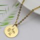 thumbnail image 4 of Collar de moneda redonda Dinheiro, flores talladas en acero de titanio, pequeños colgantes para regalo, 4 of 5