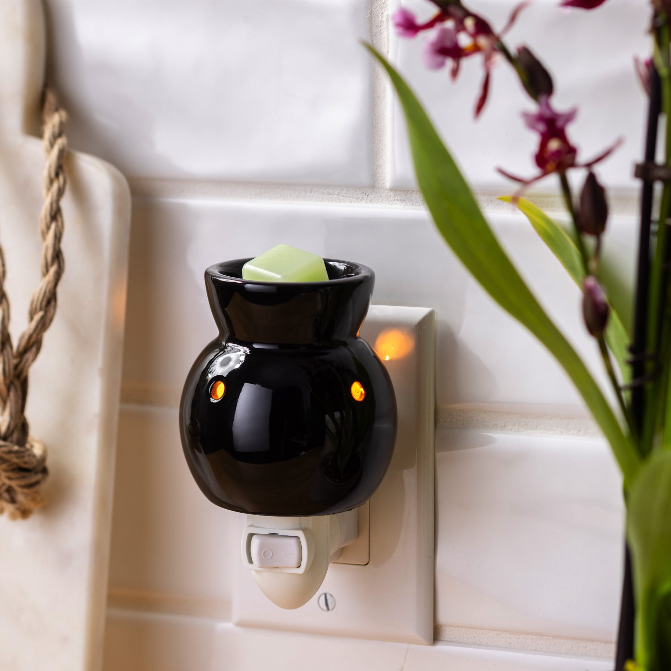 Mainstays Contemporary Bubble Pluggable Wax Melt Warmer, Rich Black Gloss Finish
