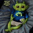 thumbnail image 4 of Muñeca Bebé Alienígena The Ashton-Drake Galleries con Ropa que Brilla, 4 of 8