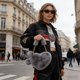 thumbnail image 1 of Bolso bandolera de piel sintética con forma de corazón para mujer | Lindo bolso de hombro mullido con correa de cadena | Bolso de mano suave y afelpado para uso diario, 1 of 6